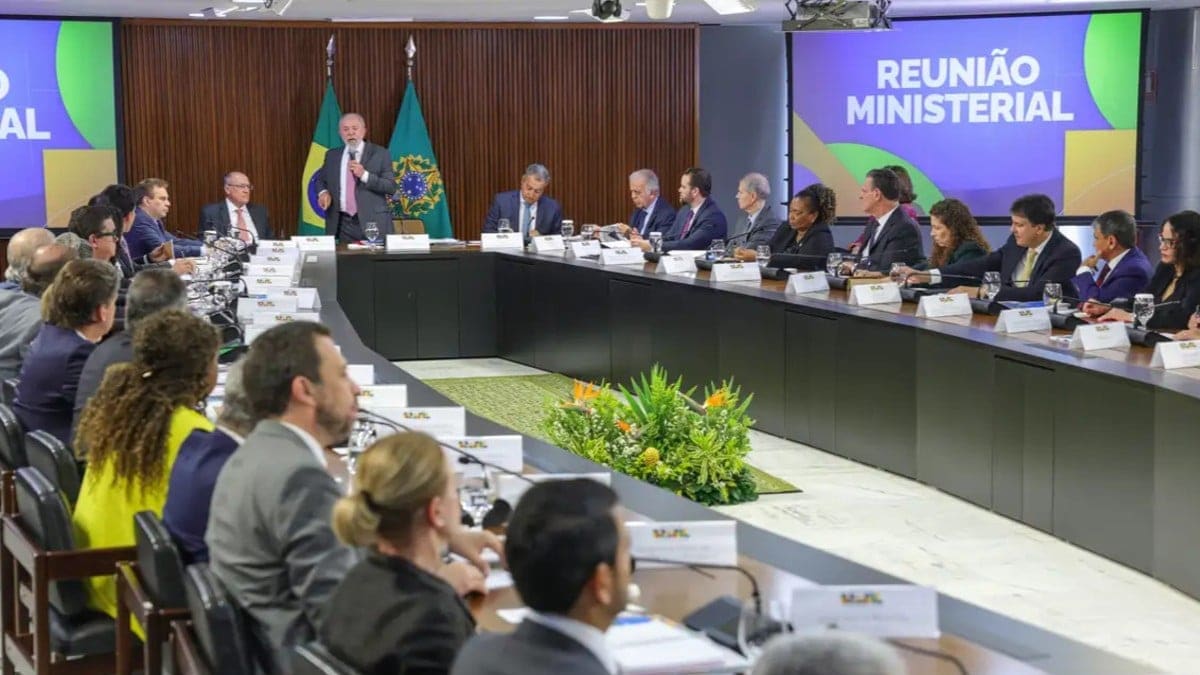 Dezoito ministros deixam o Governo Federal para disputar as eleições de 2026