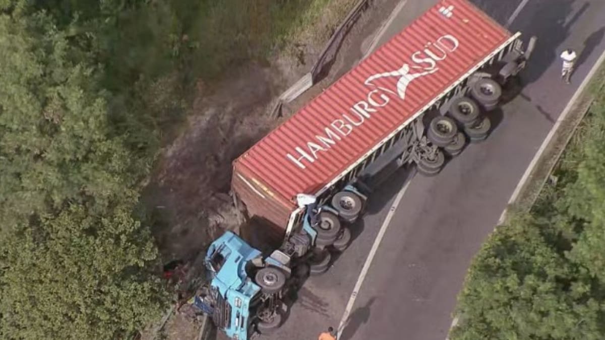Dois acidentes bloqueiam Rodovia Rio-Santos na Zona Oeste do Rio