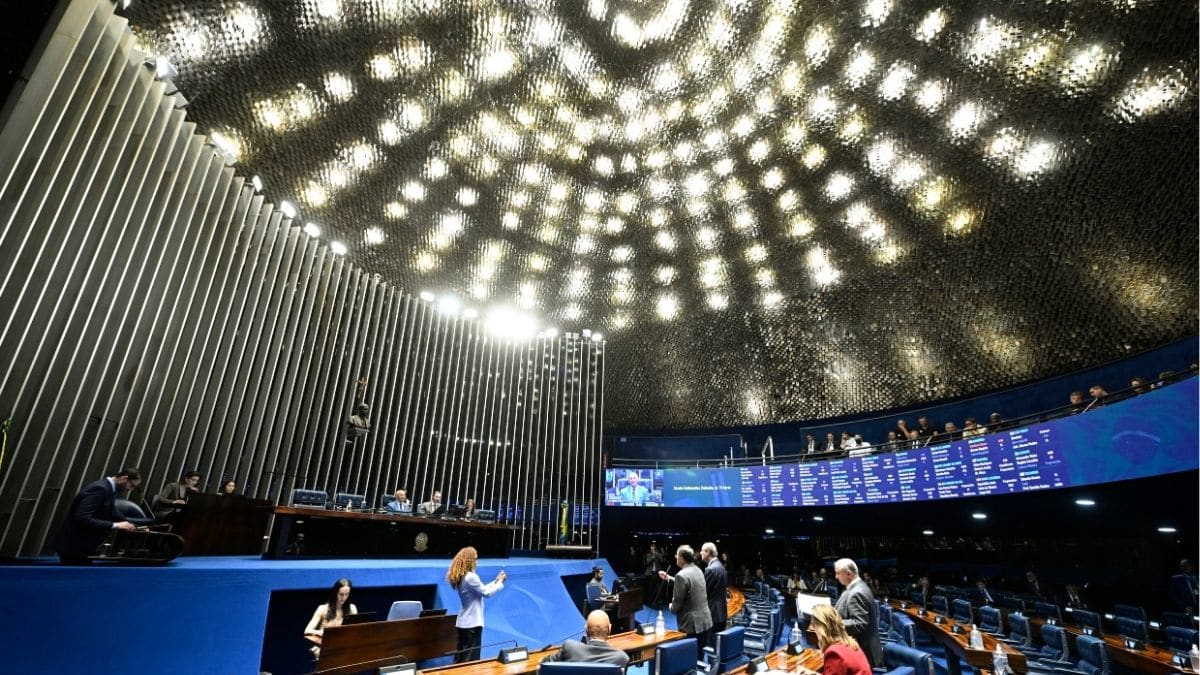 Pesquisa AtlasIntel revela intenções de voto para o Senado no Paraná em 2026