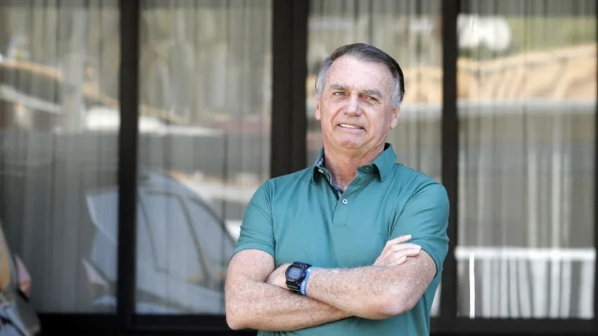 Defesa de Bolsonaro pede inclusão de irmão de criação de Michelle como cuidador na prisão domiciliar