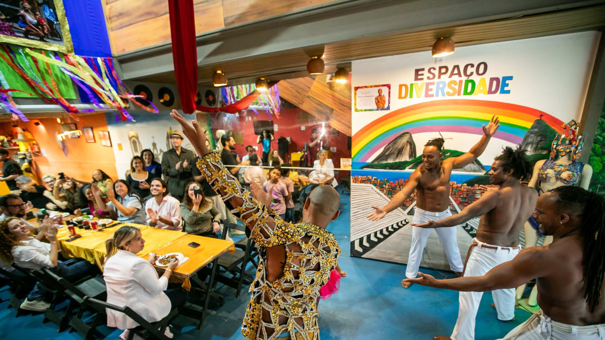 Espaço Diversidade recebe secretário municipal de Cultura em almoço com apresentação afro