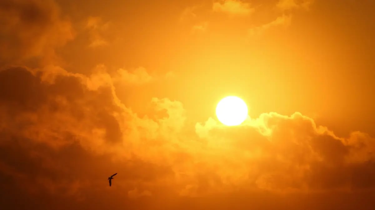 Santa Catarina terá calor de até 33°C e risco de temporais isolados neste sábado