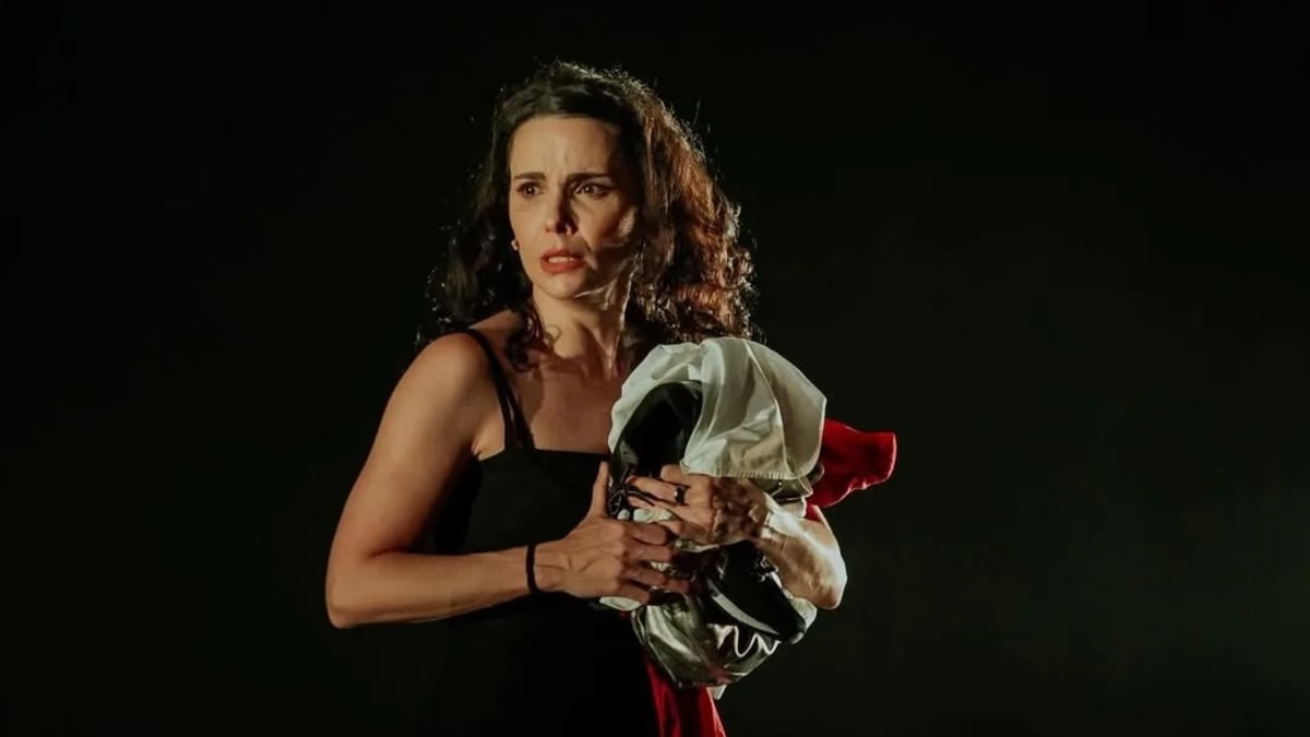 Goiânia recebe espetáculo 'Prima Facie' com Débora Falabella nos dias 25 e 26 de abril