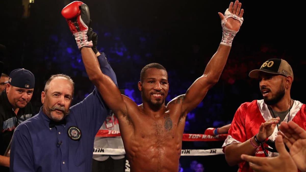 Robson Conceição vence Helber Rojas por decisão unânime em Brasília