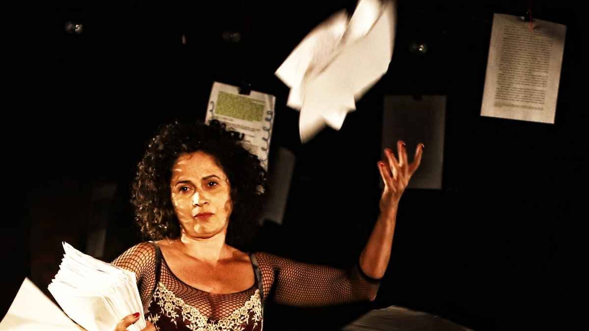 Espetáculo 'Perigosas Damas' aborda encarceramento feminino no Rio de Janeiro