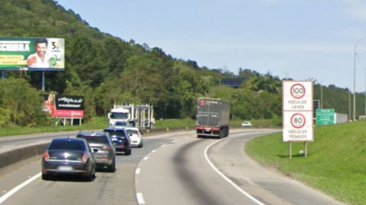 Motociclista fica em estado grave após acidente na BR-101 em Balneário Camboriú