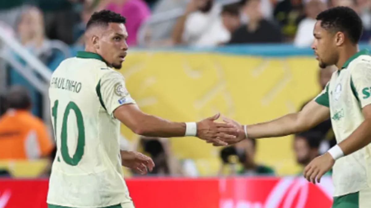Palmeiras leva Paulinho e Vitor Roque a Salvador, mas jogadores não atuam contra Bahia