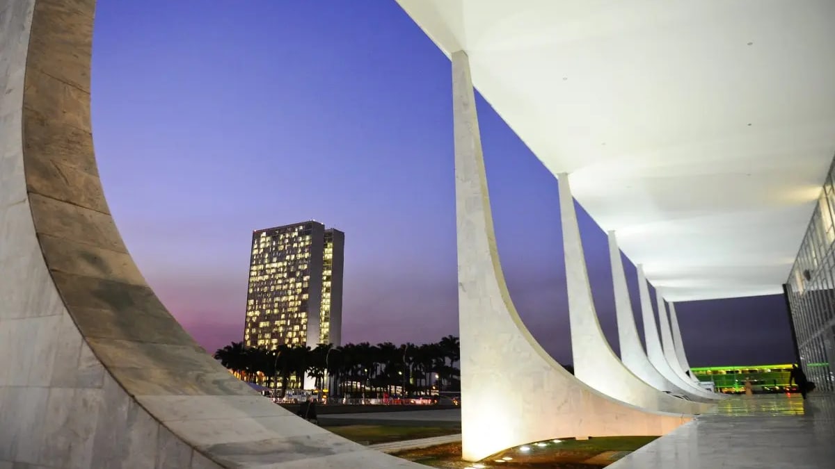 Governadores renunciam para disputar eleições em 2026