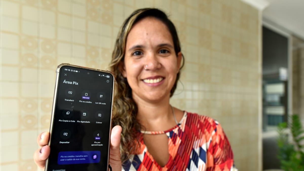 Pix impulsiona queda no uso do dinheiro físico e revoluciona pagamentos no Brasil