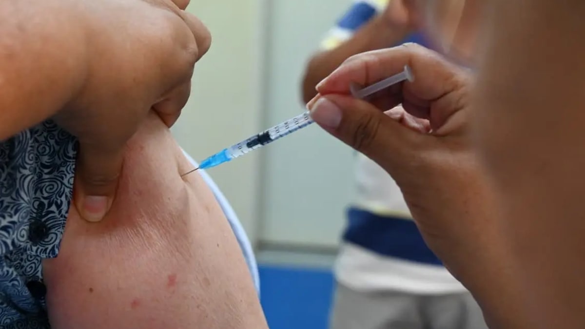 Empresas passam a orientar funcionários sobre prevenção de câncer e vacinação