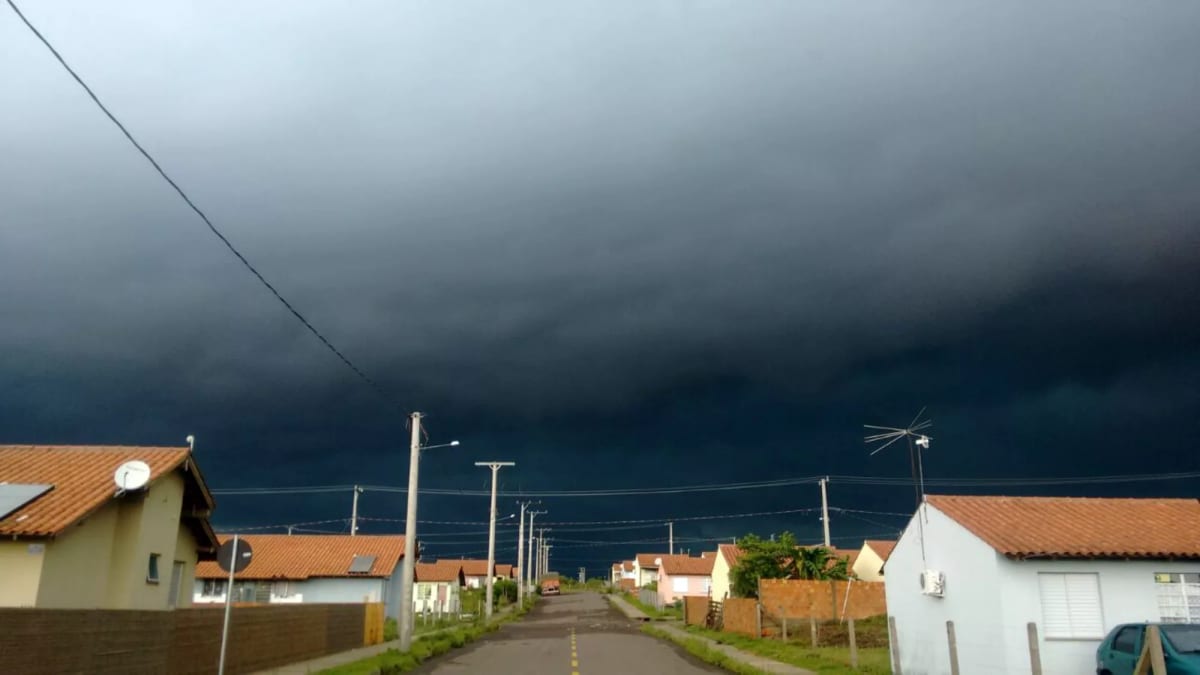 Rio Grande do Sul enfrenta risco de temporais, vento forte e granizo nesta terça-feira