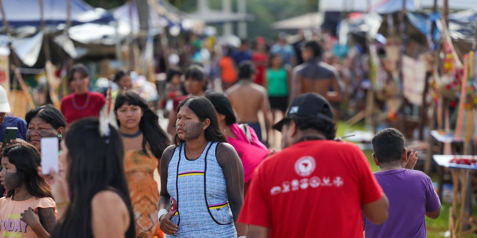 Lideranças indígenas protestam contra mineração e invasões em terras indígenas