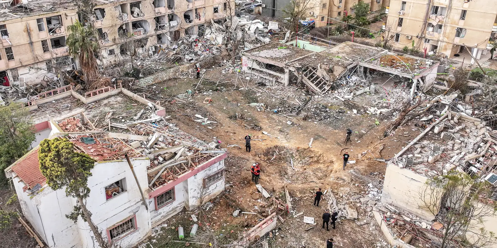 Irã rejeita cessar-fogo e Israel ataca complexo petroquímico