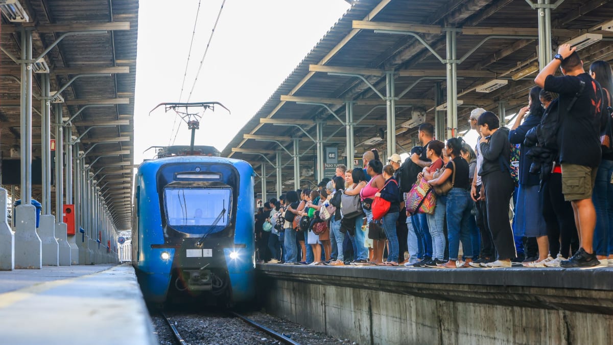 Uso do Pix é ampliado para 22 estações de trem da Supervia no Rio de Janeiro