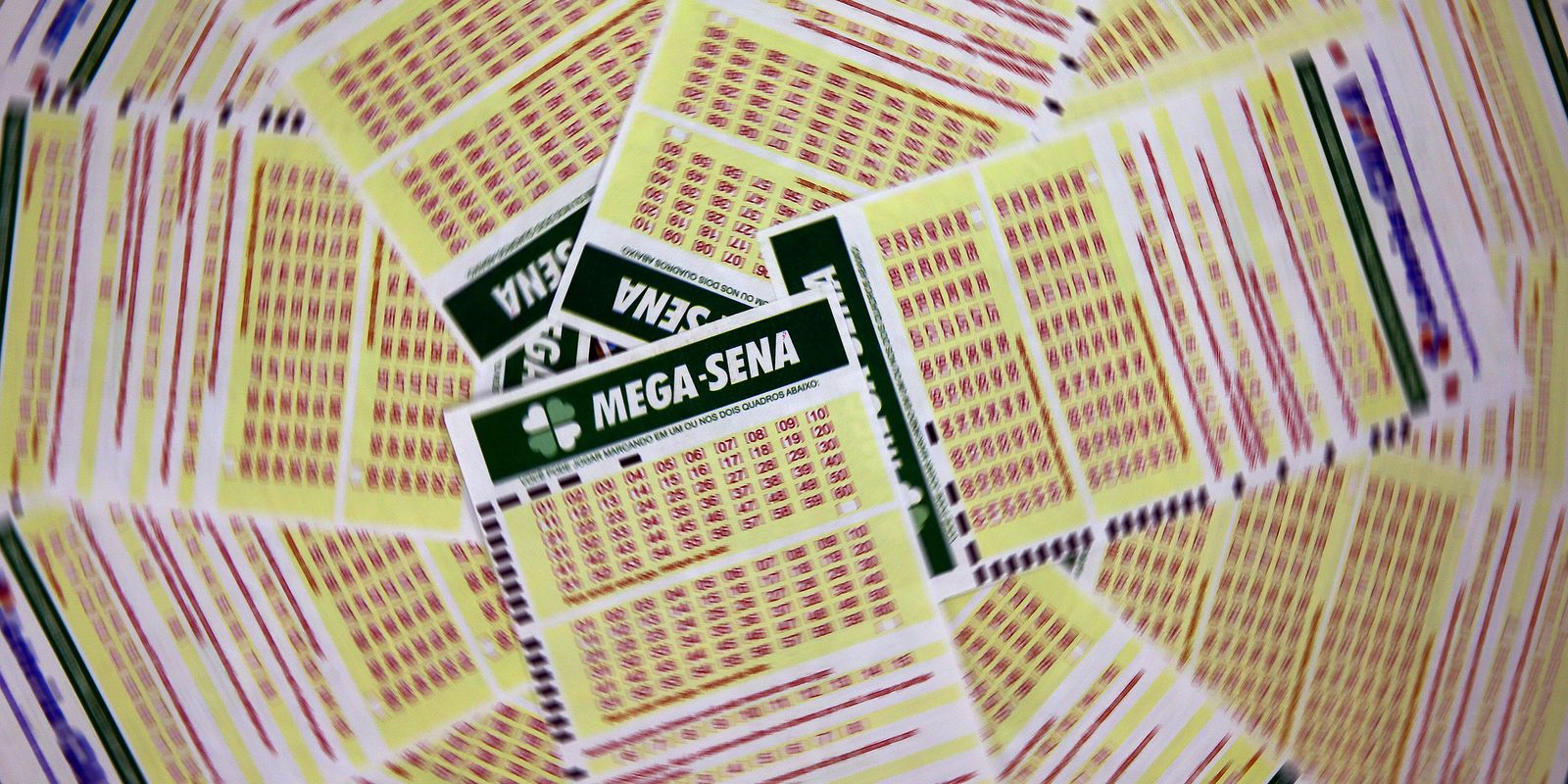 Sorteio da Mega-Sena com prêmio acumulado em 15 milhões