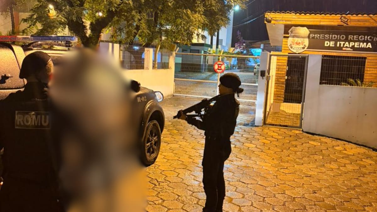 Homem condenado a mais de 6 anos por roubo é preso após abordagem em Itapema