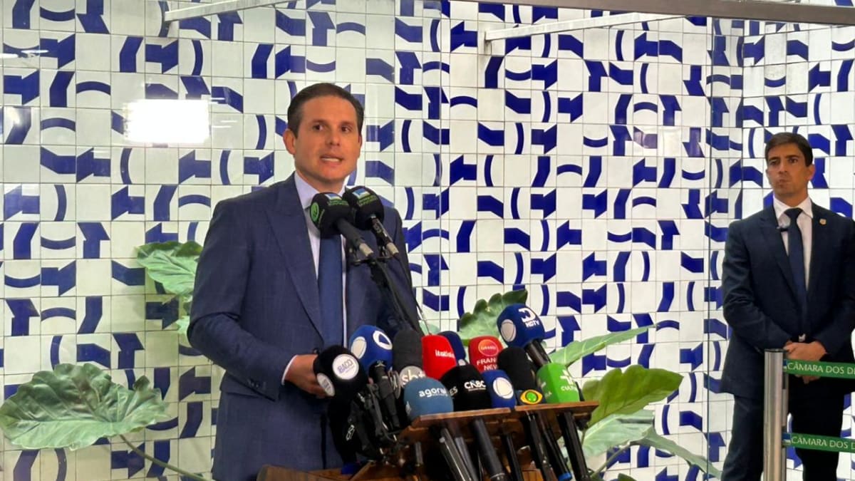 Deputados do PL e PT apresentam projeto para obrigar presidente da Câmara a publicar pauta com 24 horas de antecedência