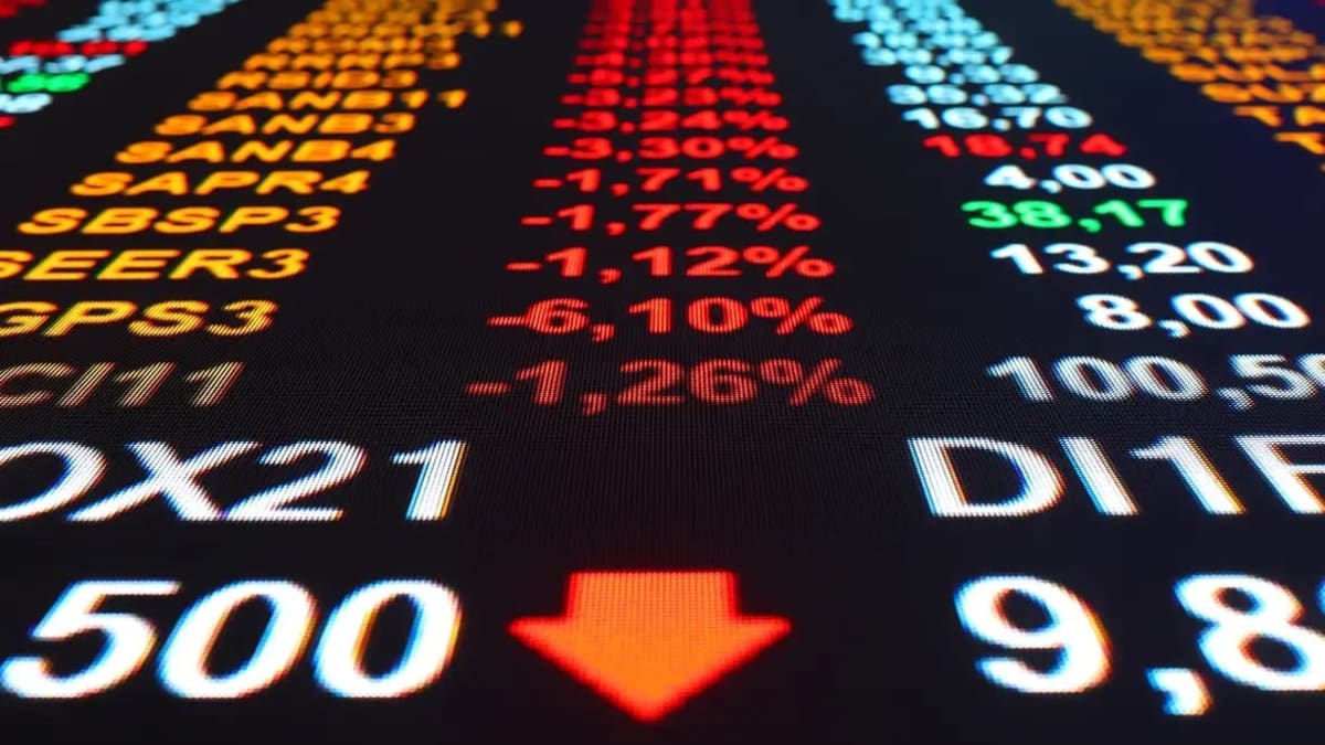 Mercados globais operam com cautela diante do prazo dos EUA para o Irã reabrir Estreito de Ormuz