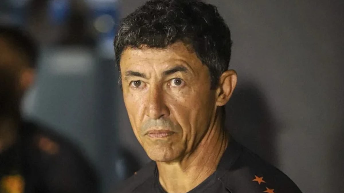 Santa Catarina Clube anuncia desligamento do técnico Betinho Nascimento