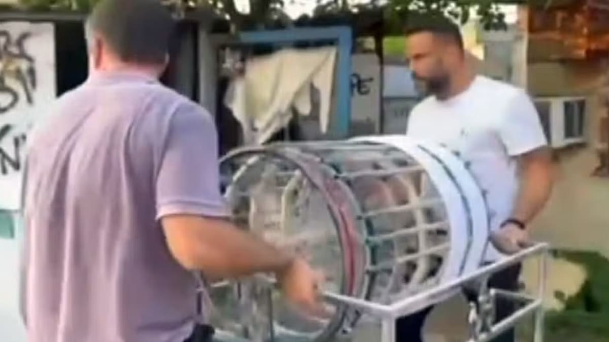 Polícia Civil do RJ fecha fábrica clandestina de linha chilena em Realengo e prende comerciante em São João de Meriti