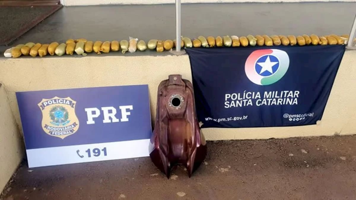 Mais de cinco quilos de cocaína são encontrados dentro de tanque de motocicleta na SC-480