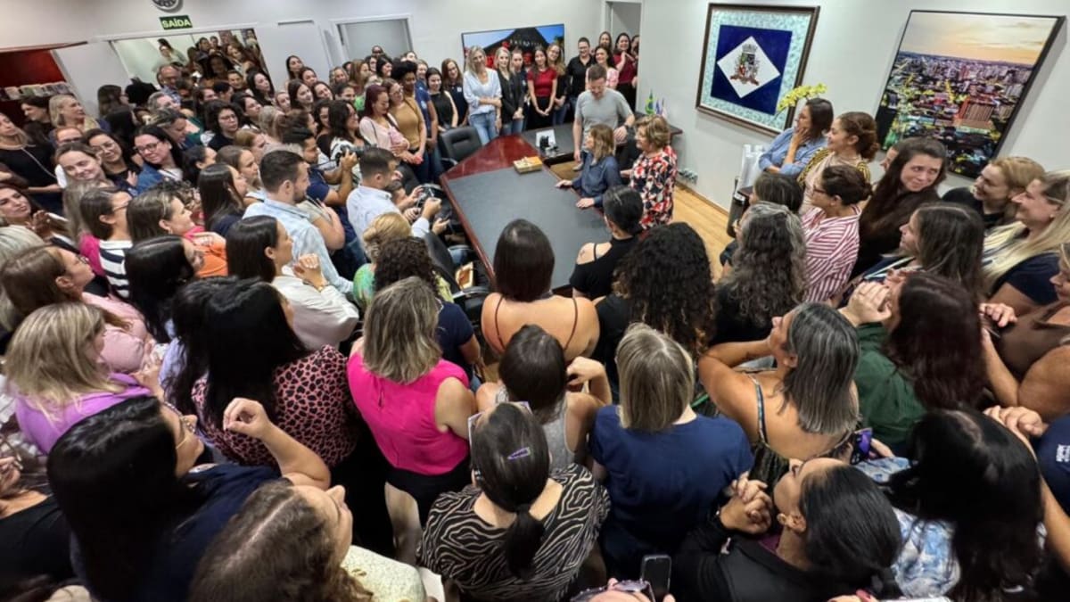 Prefeita de Joinville inicia mandato com entrega de centro infantil e reunião estratégica