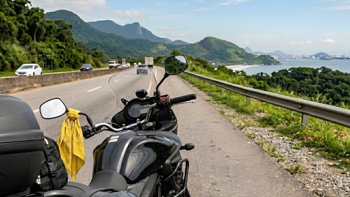 Pano amarelo no guidão de motos sinaliza pedido de ajuda nas estradas