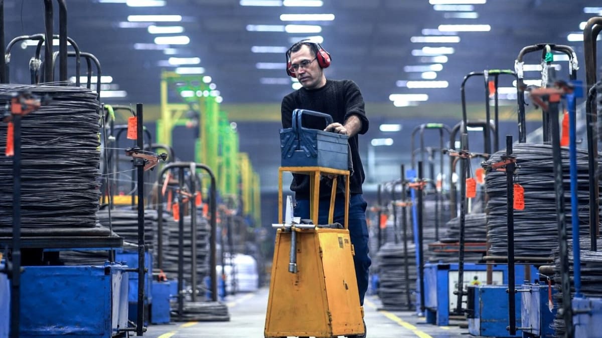 Setor industrial de Santa Catarina alerta para riscos da redução da jornada de trabalho