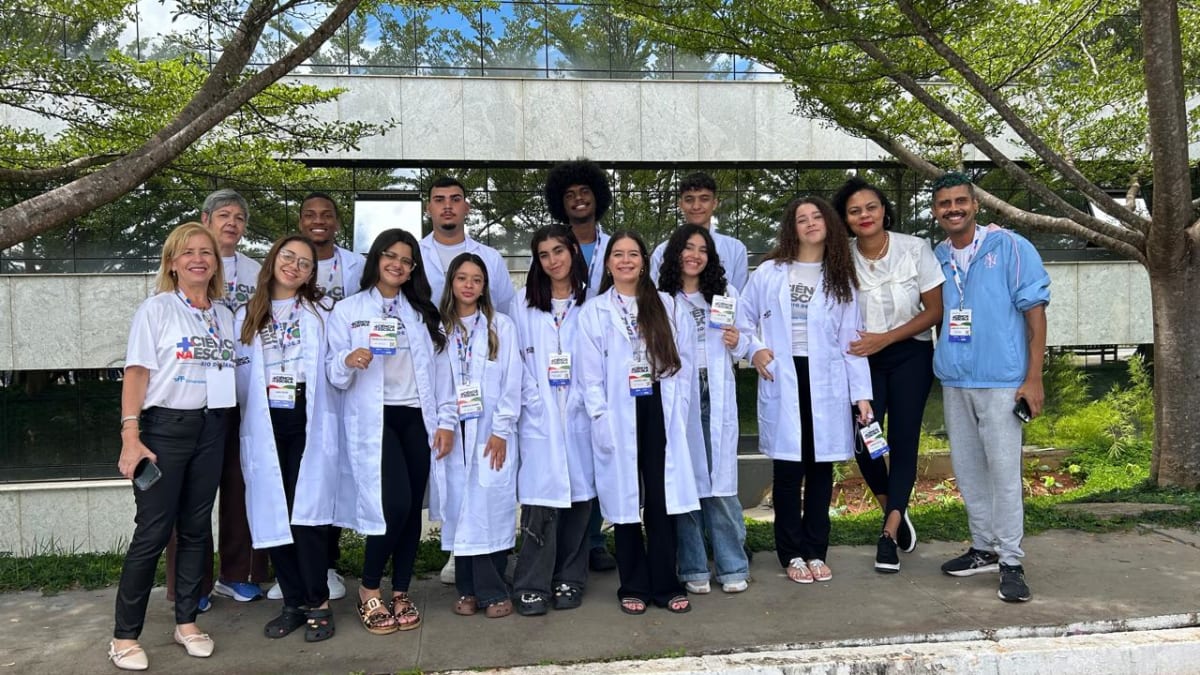 Alunos da rede estadual do Rio participam de encontro nacional sobre ciência e educação