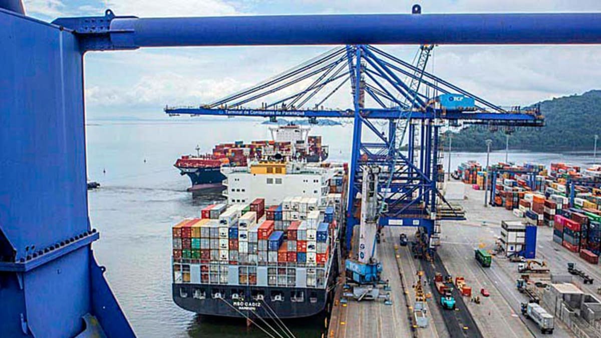 Superávit da balança comercial tem menor valor para março em seis anos