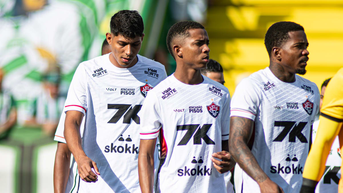 Vitória enfrenta Juazeirense com zaga inédita e vários desfalques na Copa do Nordeste