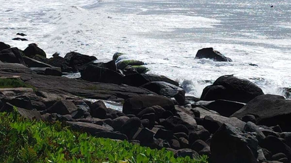 Agitação do mar aumenta no litoral catarinense com risco de ressaca