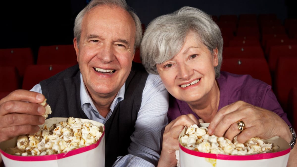 Centro de Convivência Arnoldo Leonardo Schmitt promove sessão dupla do Cine Retrô 60+