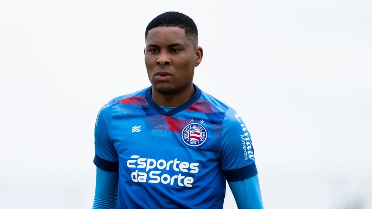 Caio Roque é apresentado pelo Botafogo e relembra dificuldades na carreira