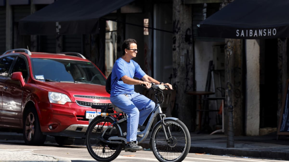 Vereador apresenta projeto para suspender decreto sobre circulação de veículos elétricos no Rio