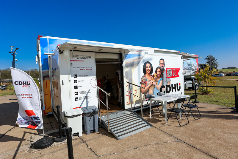 Programa CDHU Móvel inicia atendimentos em São Vicente