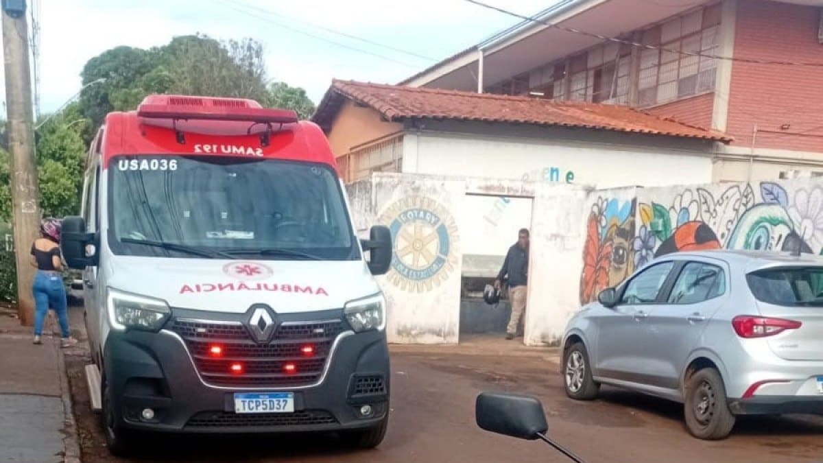 Adolescente fere cinco alunos com canivete em escola de Ituiutaba
