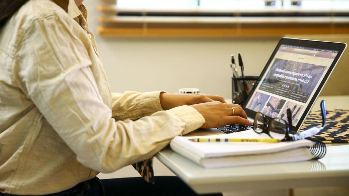 Desigualdade salarial entre homens e mulheres persiste em Santa Catarina e no Brasil