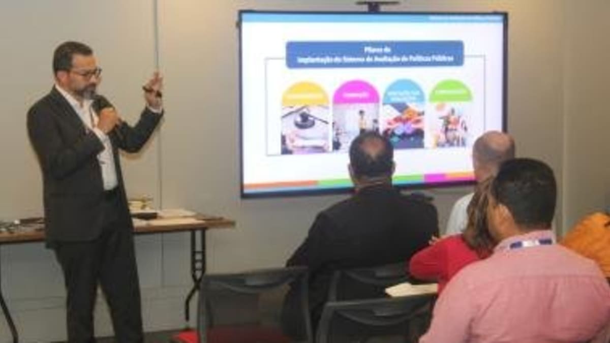 Seplan apresenta Sistema de Avaliação de Políticas Públicas ao TCE da Bahia