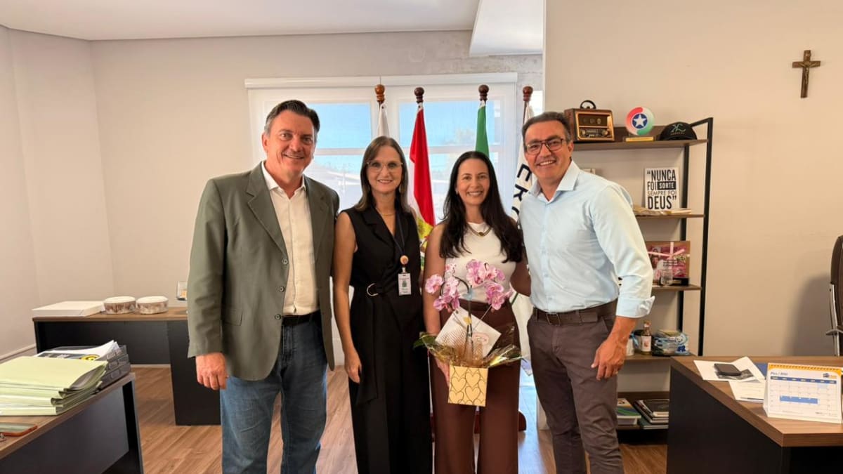 Guaramirim realiza transmissão de cargo na Secretaria Municipal de Educação