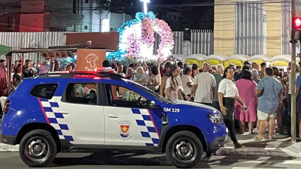 Romaria dos Homens reúne milhares no Centro de Vitória em homenagem à Nossa Senhora da Penha