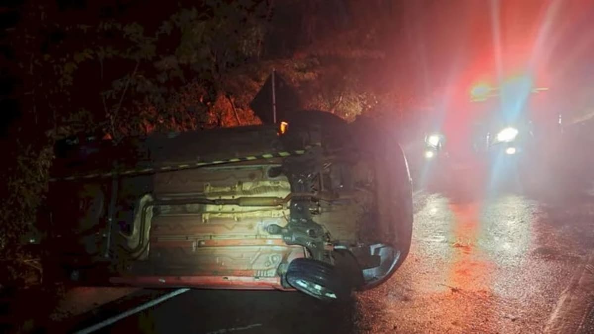 Adolescente é apreendida com 130 kg de maconha após acidente na SC-305