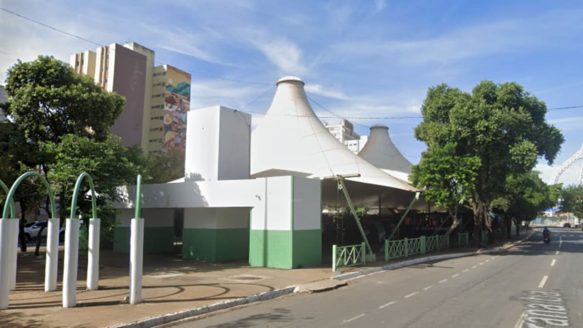 Incêndio em banheiro de mercado mata mulher e deixa homem ferido em Goiânia