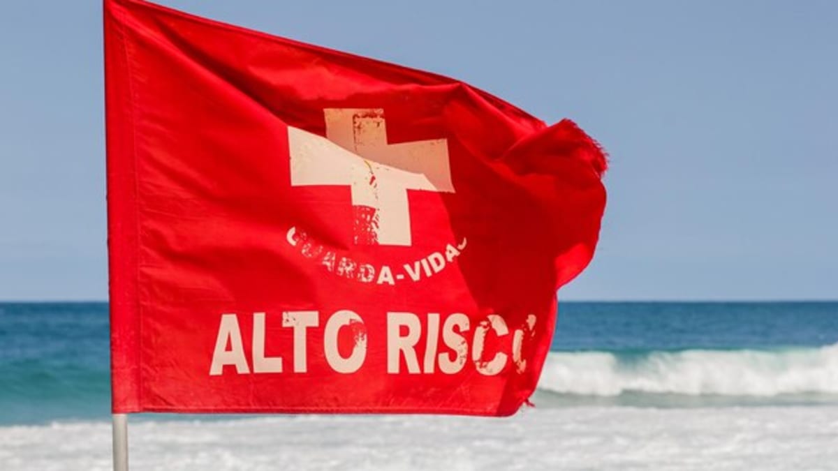 Marinha emite aviso de ressaca com ondas de até três metros no litoral do Rio de Janeiro