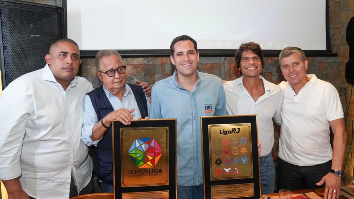 Seis escolas de samba sobem de grupo no carnaval da Intendente Magalhães