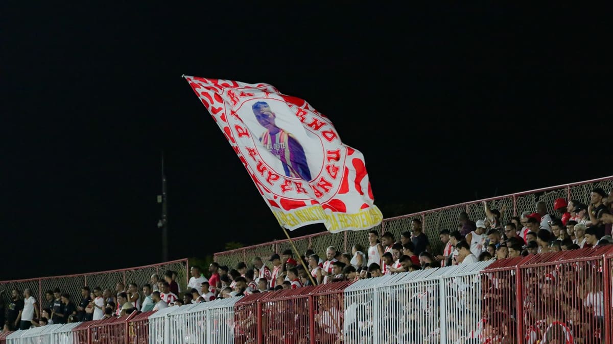 Câmara do Rio de Janeiro homenageia torcedores de clubes centenários do futebol carioca e fluminense