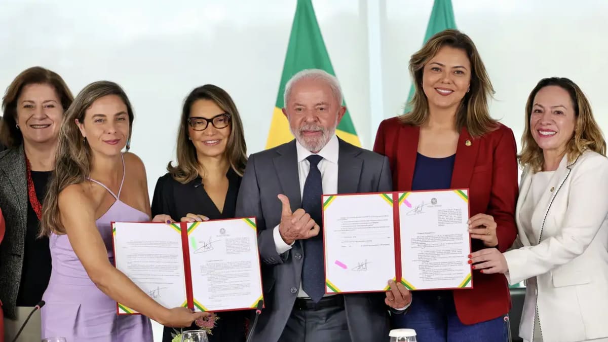 Lula sanciona leis que fortalecem combate à violência contra mulheres