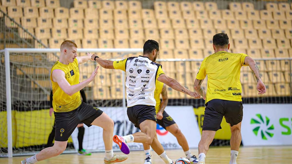 Jaraguá Futsal enfrenta Tubarão pelo Campeonato Catarinense com desfalques