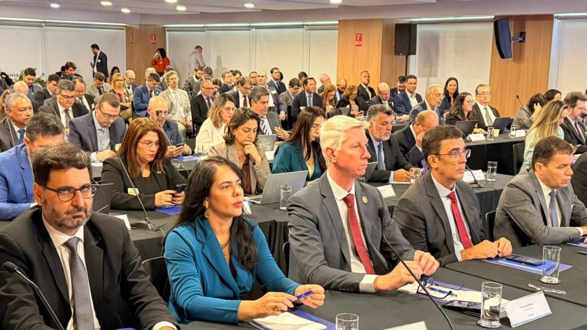 Secretário da Fazenda de Joinville participa de reunião do Conselho Superior do Imposto sobre Bens e Serviços