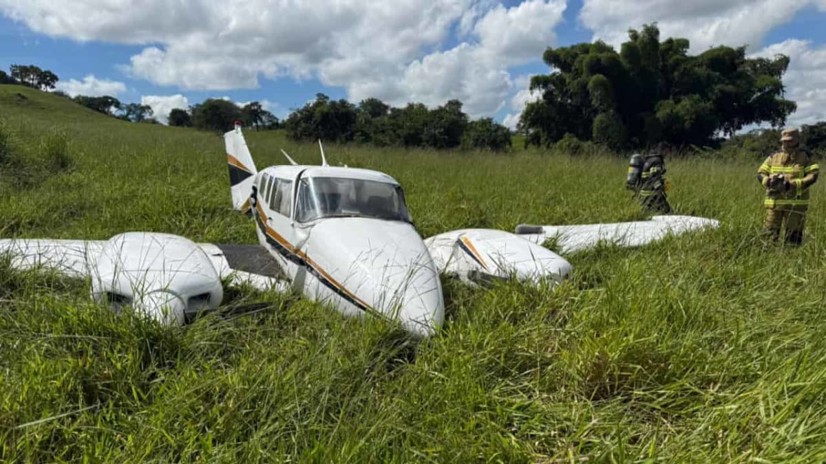 Aeronave de pequeno porte faz pouso de emergência e deixa dois feridos em Trindade